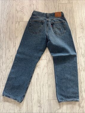 LEVIS LOOSE FIT size 27